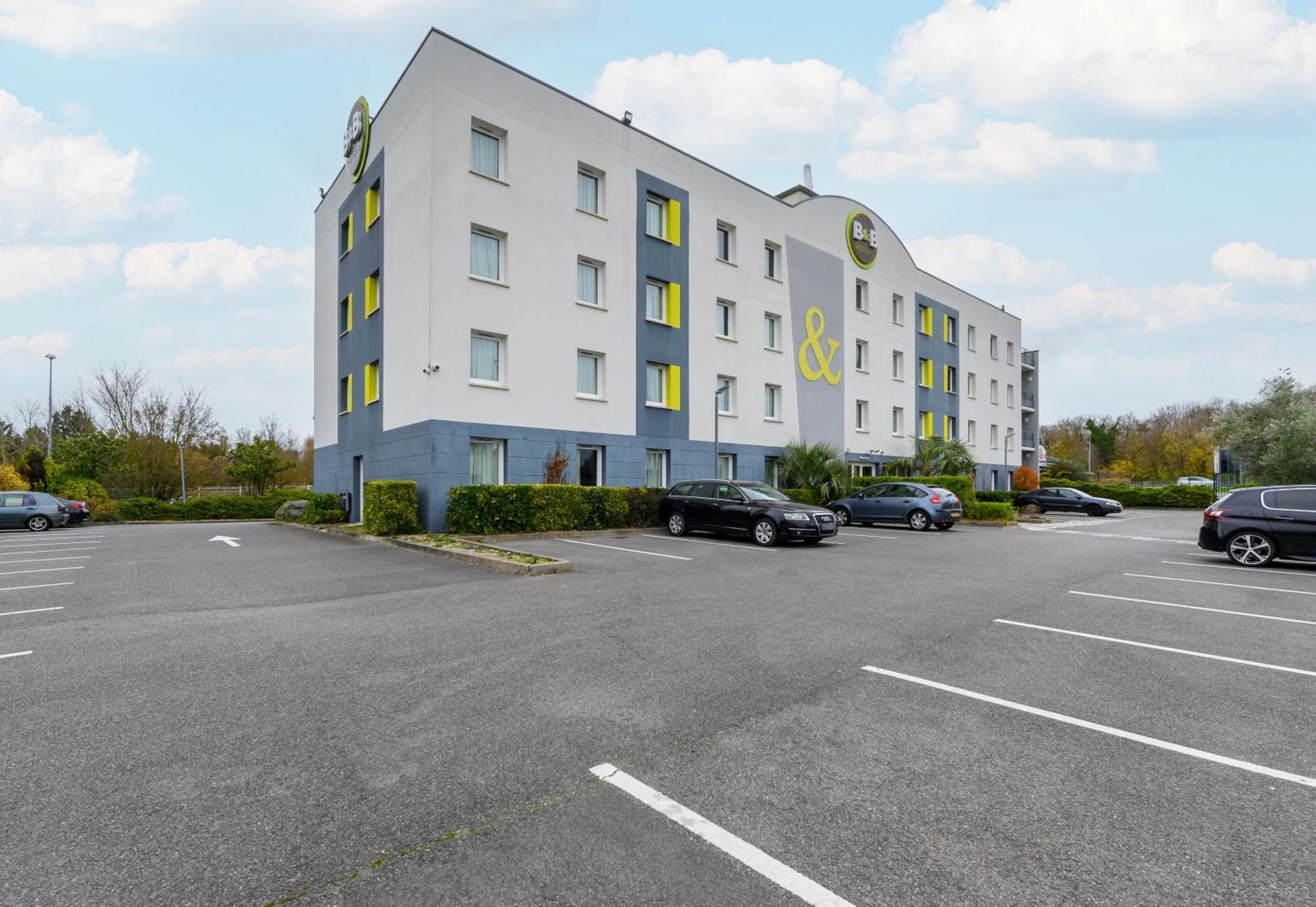 B&B Hotel Creil Chantilly Exterior photo