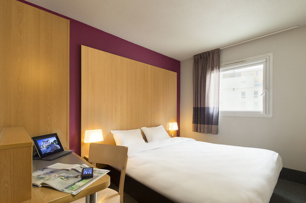 B&B Hotel Creil Chantilly Exterior photo