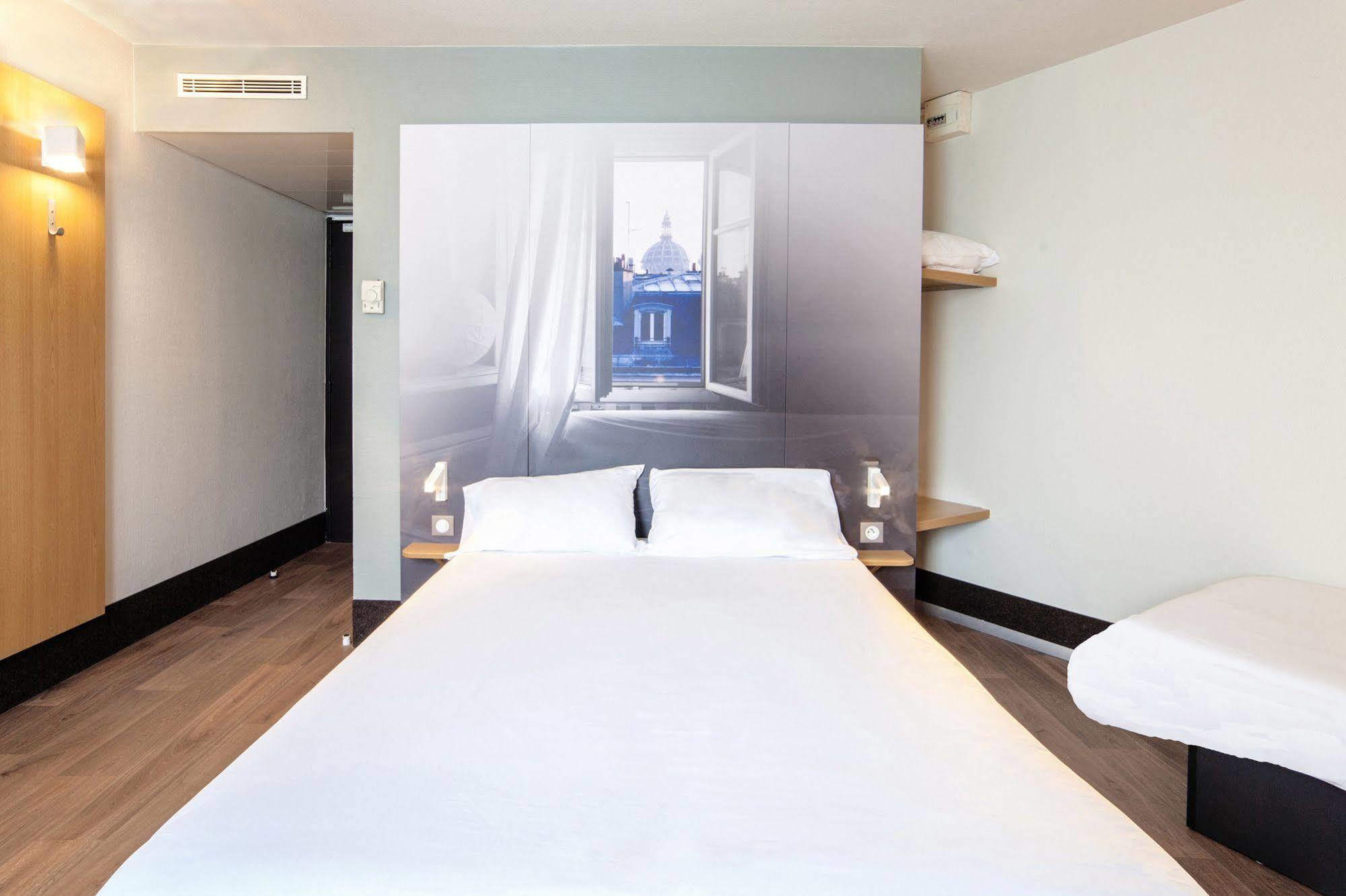 B&B Hotel Creil Chantilly Exterior photo